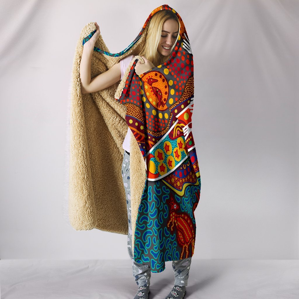 aboriginal-hooded-blanket-indigenous-boomerang