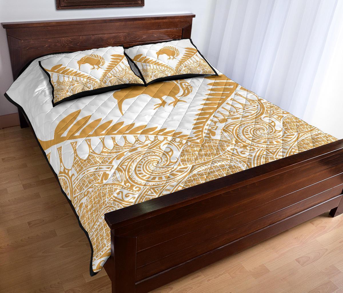 kiwi-silver-fern-classic-quilt-bed-set-beige-white