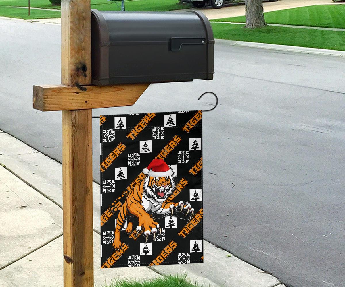 wests-christmas-flag-tigers-fancy