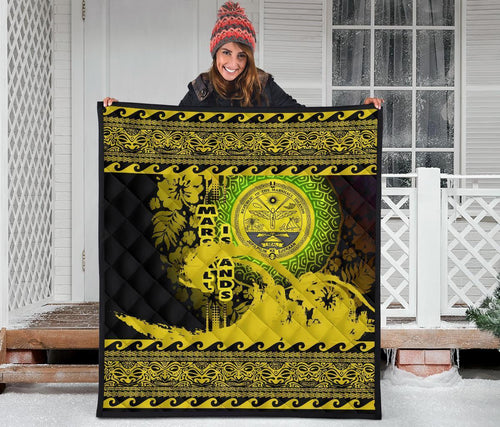 marshall-island-quilt-wave-yellow-design