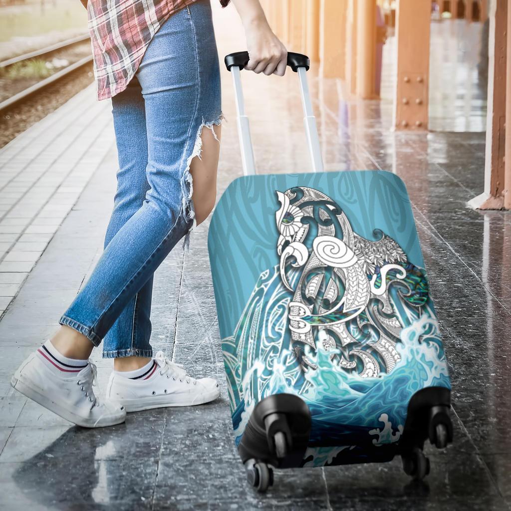 maori-manaia-the-blue-sea-luggage-cover