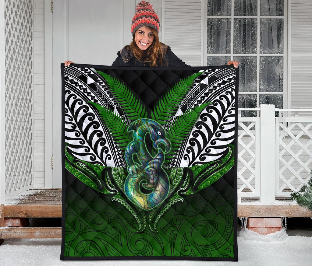 manaia-mythology-premium-quilt-silver-fern-maori-tattoo