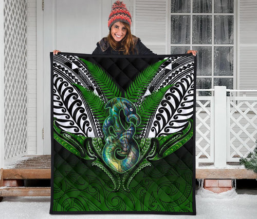 manaia-mythology-premium-quilt-silver-fern-maori-tattoo
