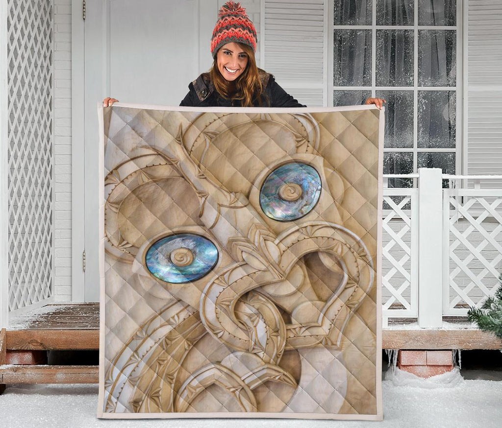 new-zealand-maori-quilt-tiki-with-paua-shell-eyes-quilt-blanket