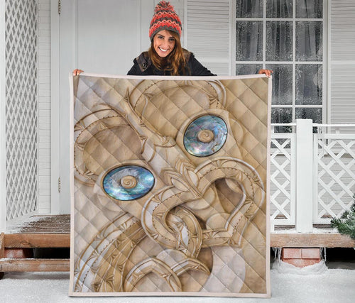 new-zealand-maori-quilt-tiki-with-paua-shell-eyes-quilt-blanket