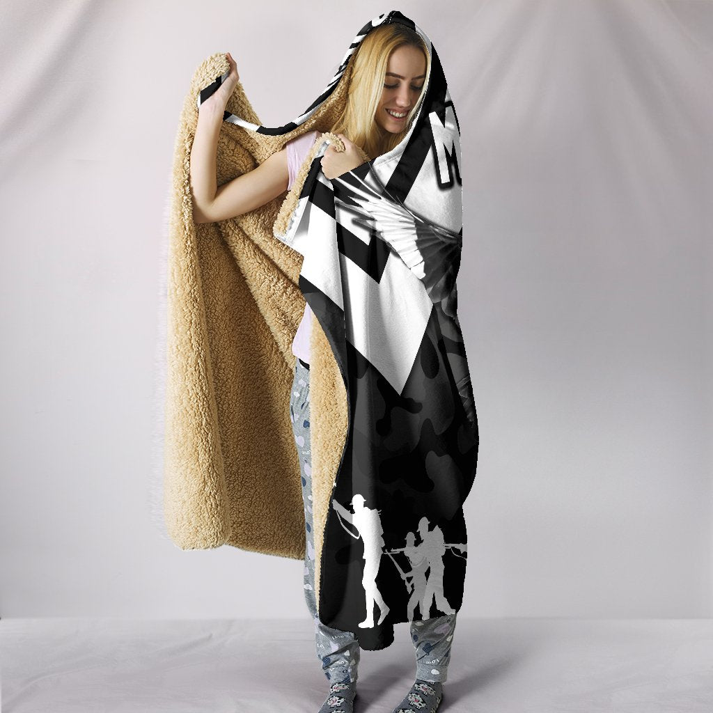 western-suburbs-magpies-hooded-blanket-anzac-vibes-black