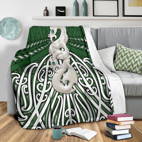 maori-moko-tattoo-premium-blanket-manaia-pounamu