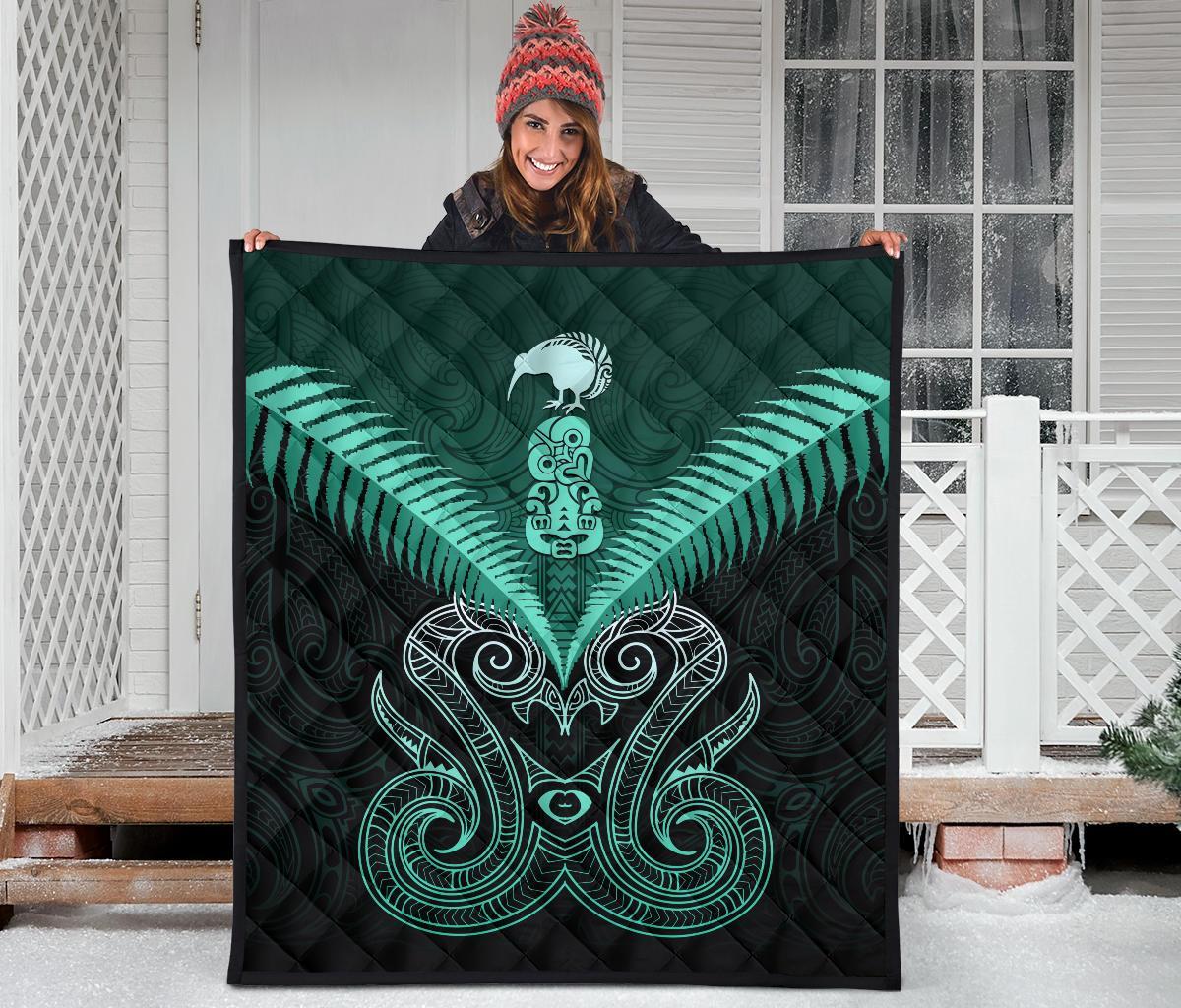 maori-manaia-new-zealand-premium-quilt-turquoise