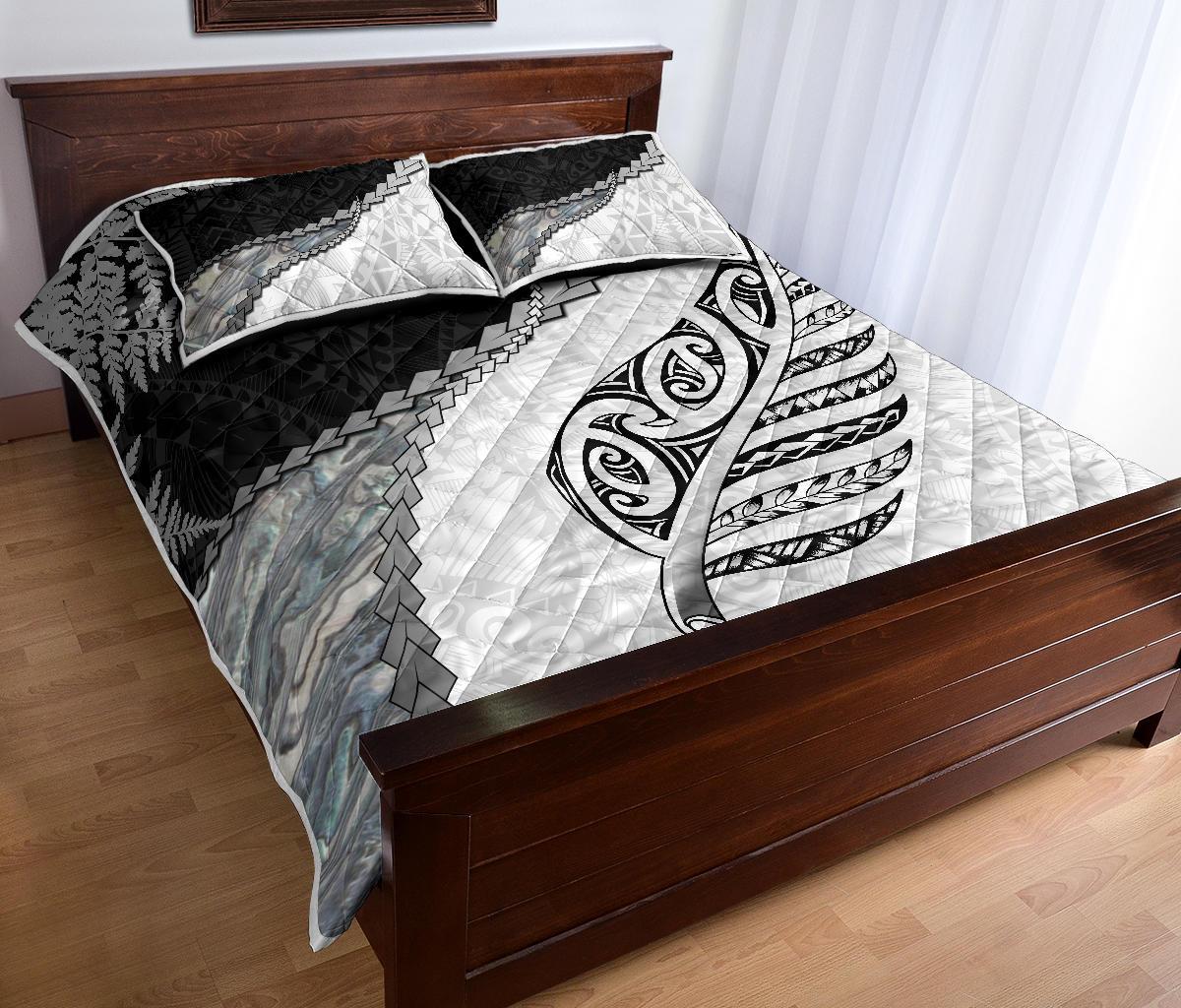 paua-shell-maori-silver-fern-quilt-bed-set