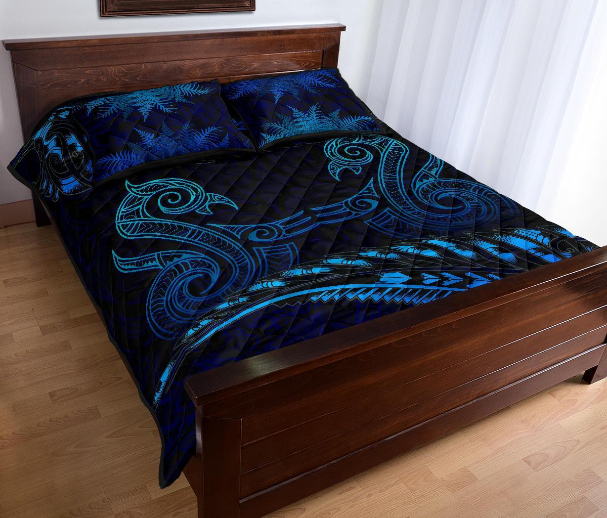 aotearoa-quilt-bed-set-blue-maori-manaia-with-silver-fern