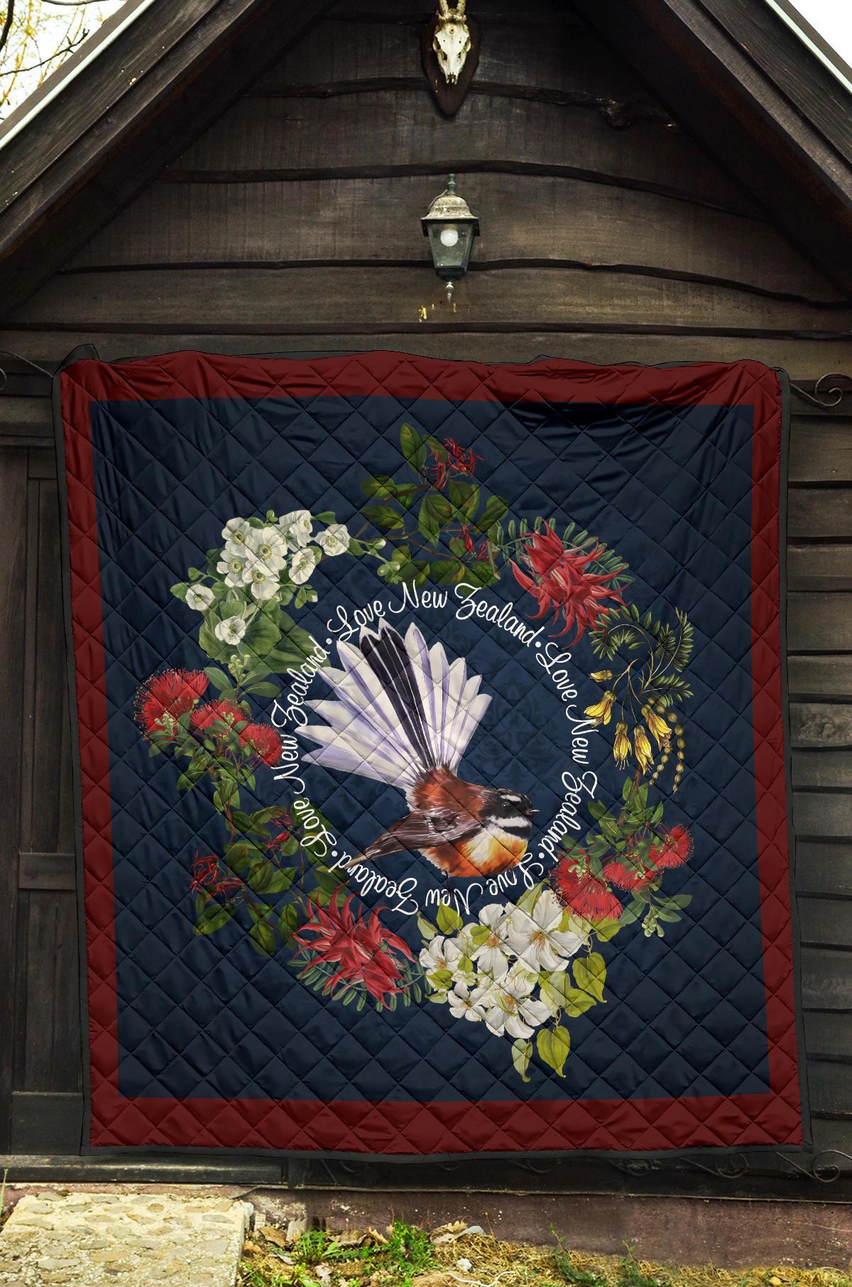 piwakawaka-with-flowers-new-zealand-quilt