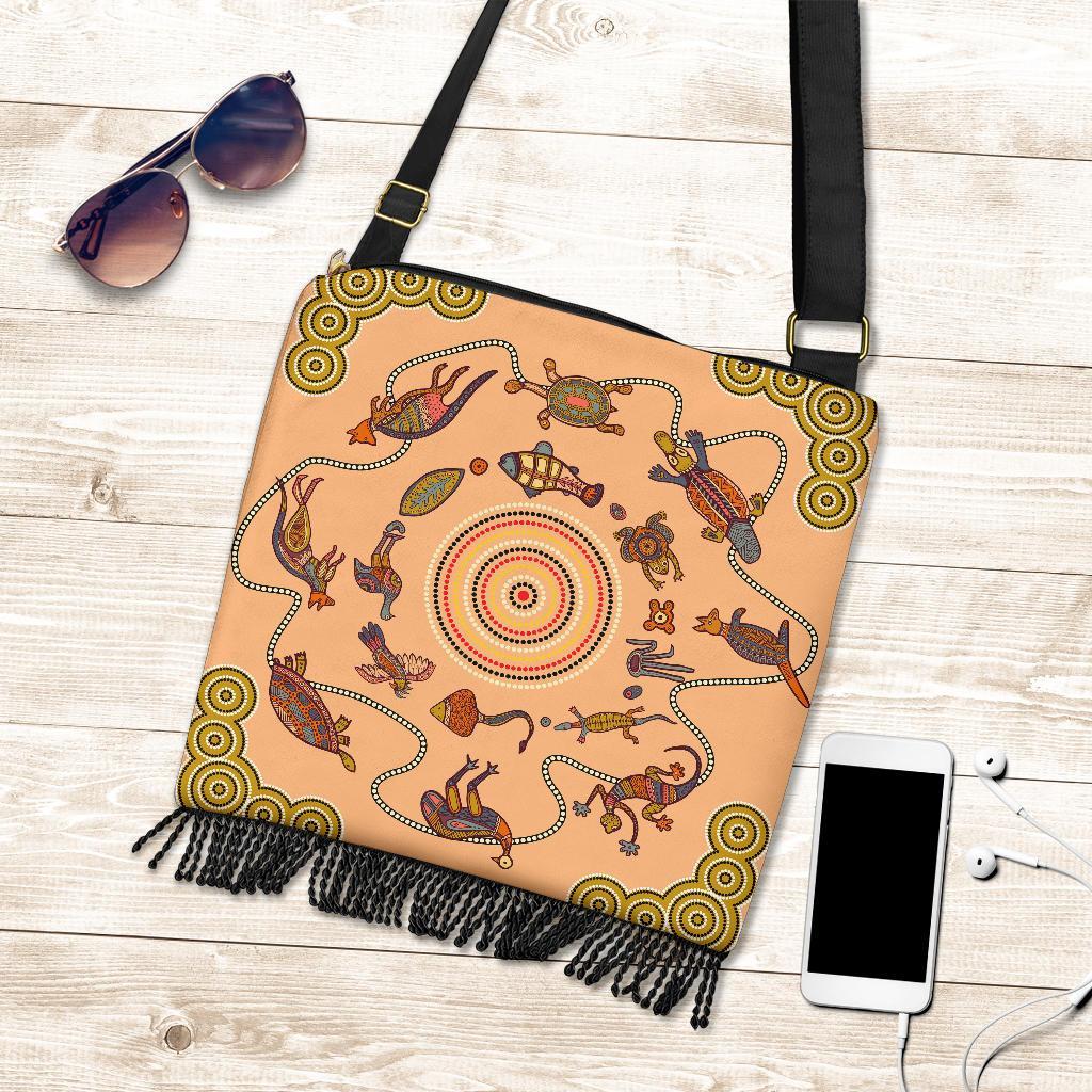 aboriginal-boho-bags-australian-animals-cloak-circle-patterns