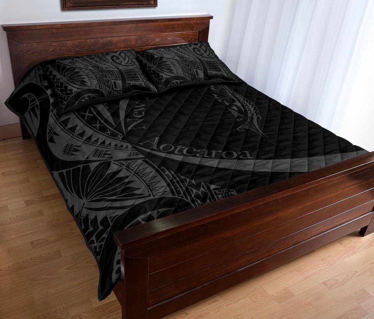 new-zealand-silver-fern-quilt-bed-set-maori-tattoo-circle-style