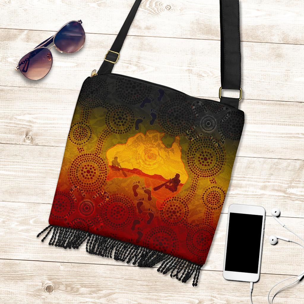 aboriginal-boho-bags-australian-map-with-indigenous-color