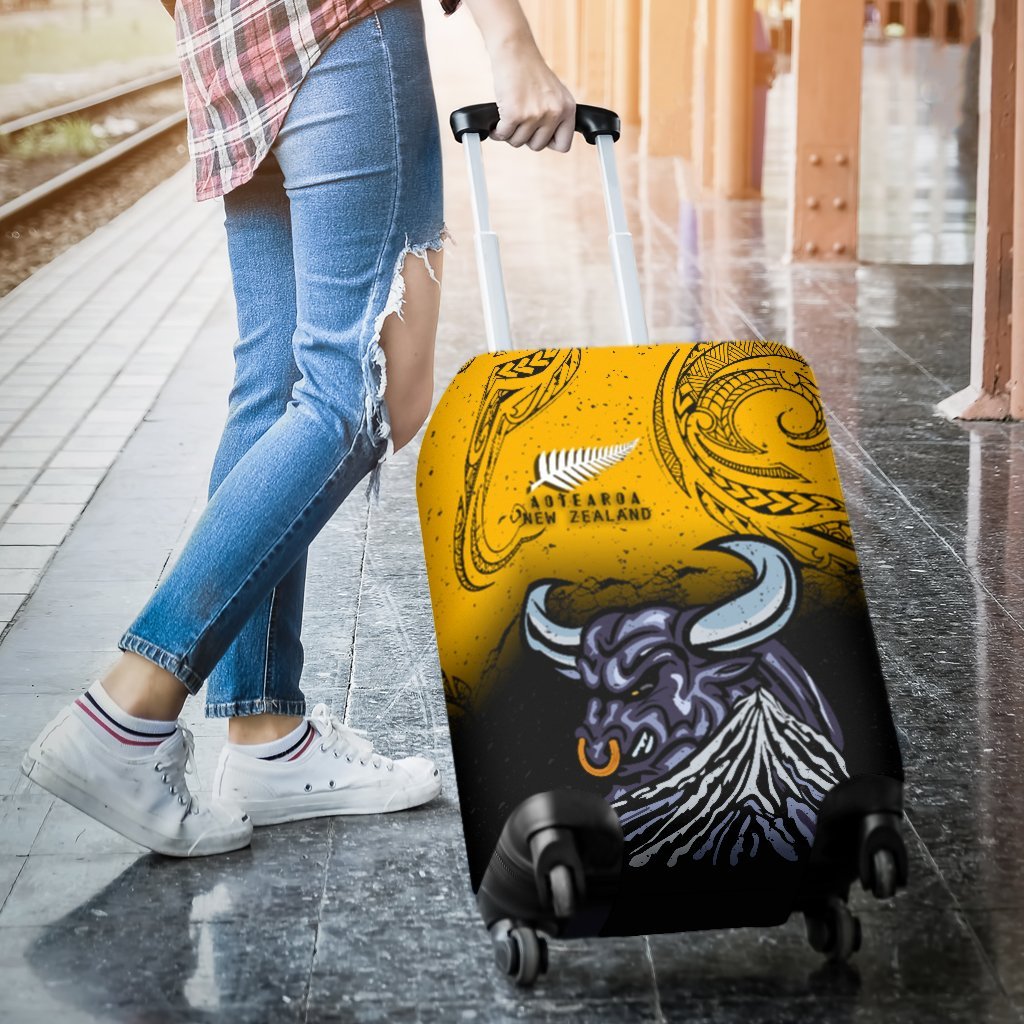 new-zealand-maori-luggage-covers-taranaki-bull