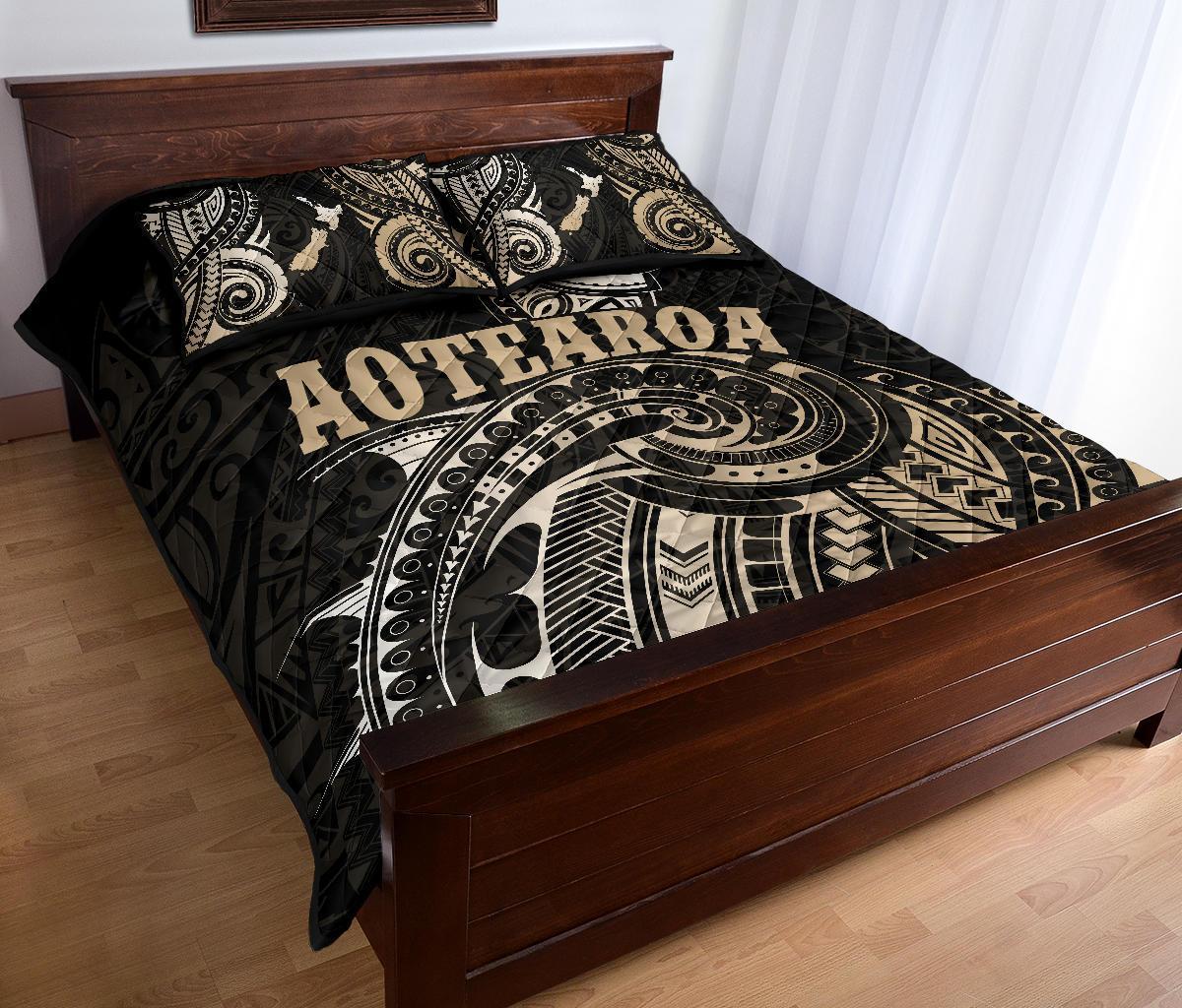 maori-tattoo-with-map-new-zealand-quilt-bed-set