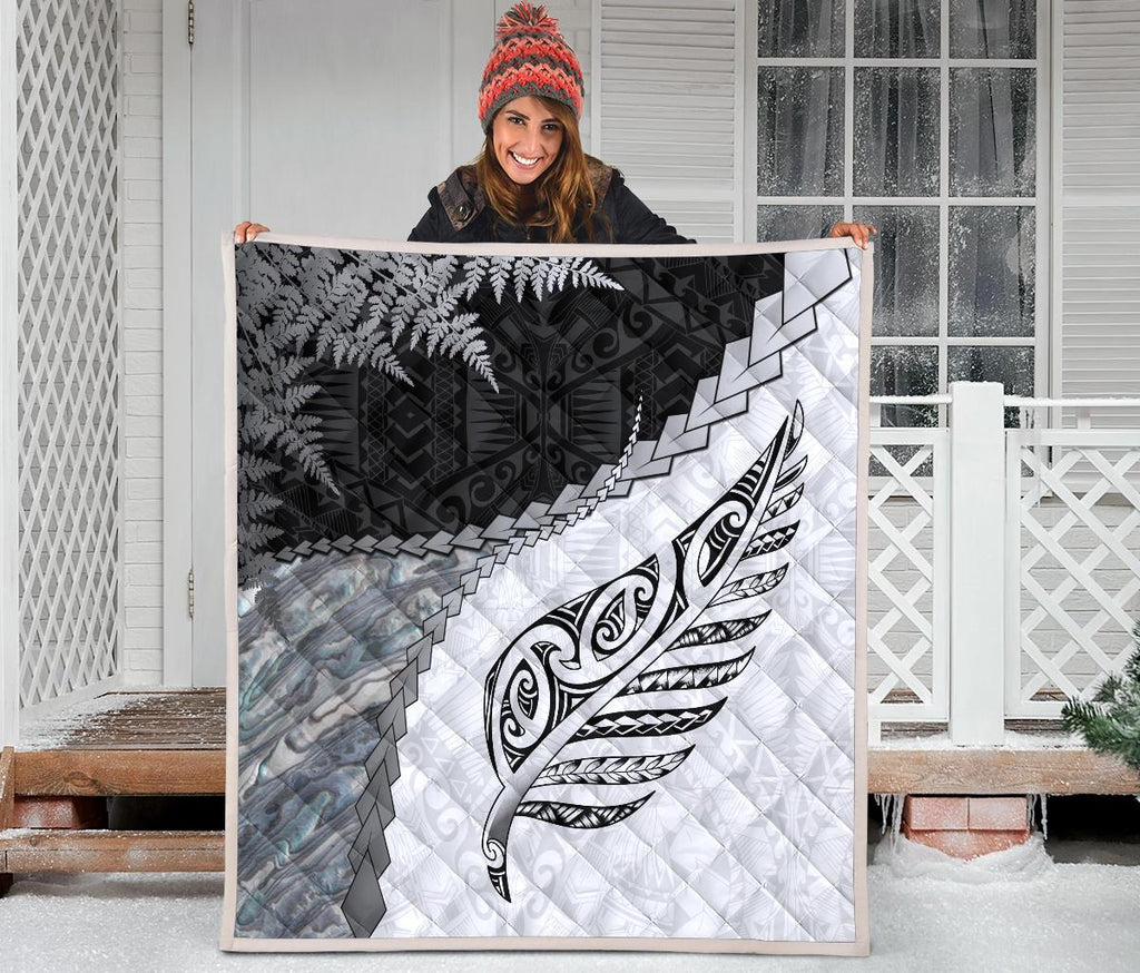 paua-shell-maori-silver-fern-quilt-white