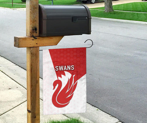 sydney-flag-swans