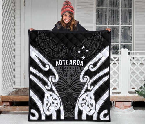 aotearoa-premium-quilt-maori-moko-black-white