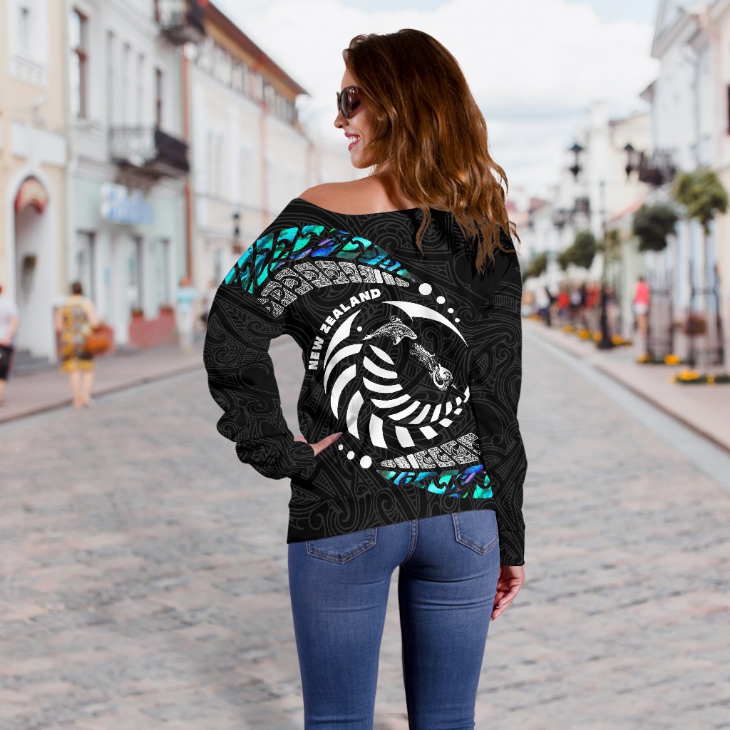 Maori New Zealand Women's Off Shoulder Sweater Hei Tiki Sport Style - Vibe Hoodie
