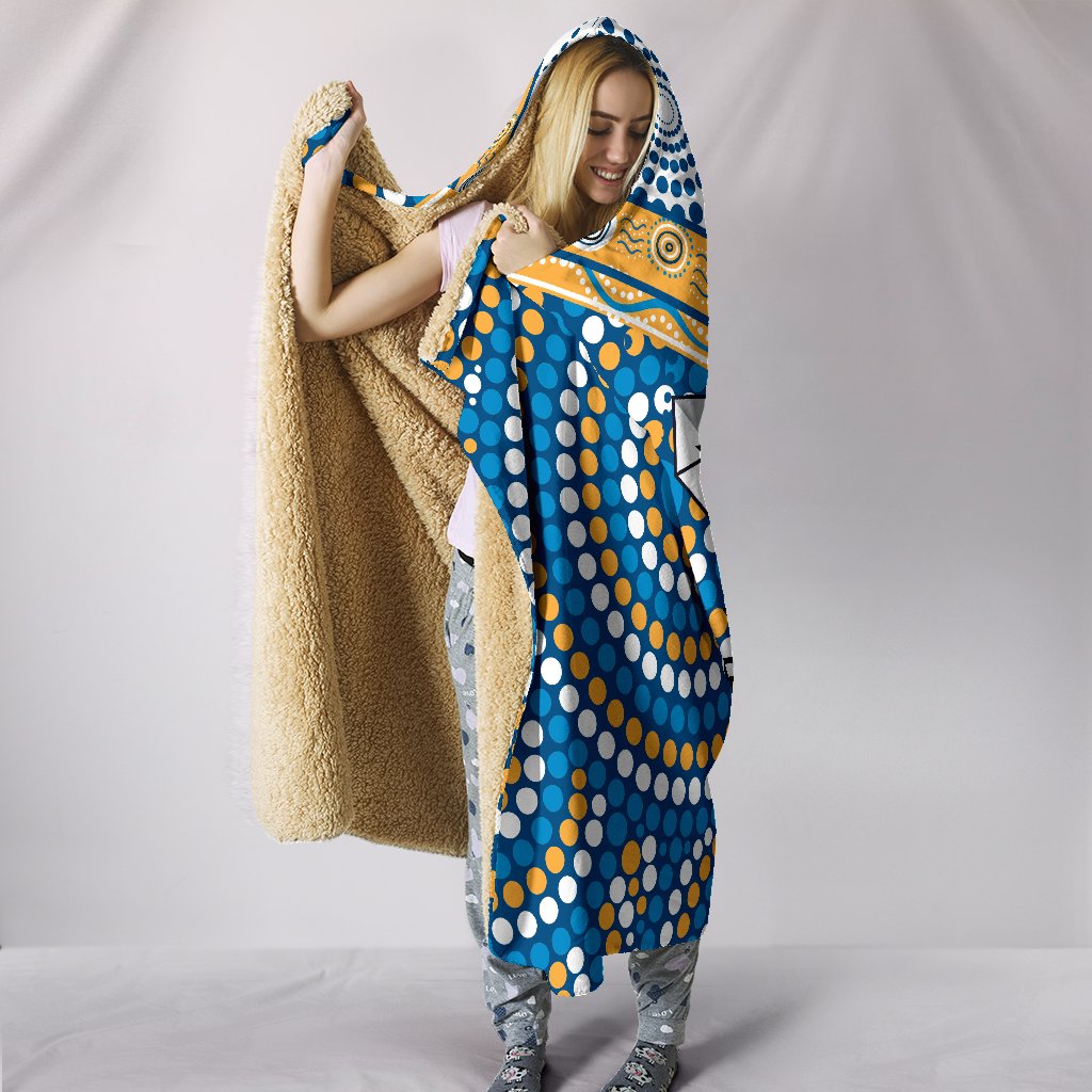 titans-knight-hooded-blanket-gold-coast