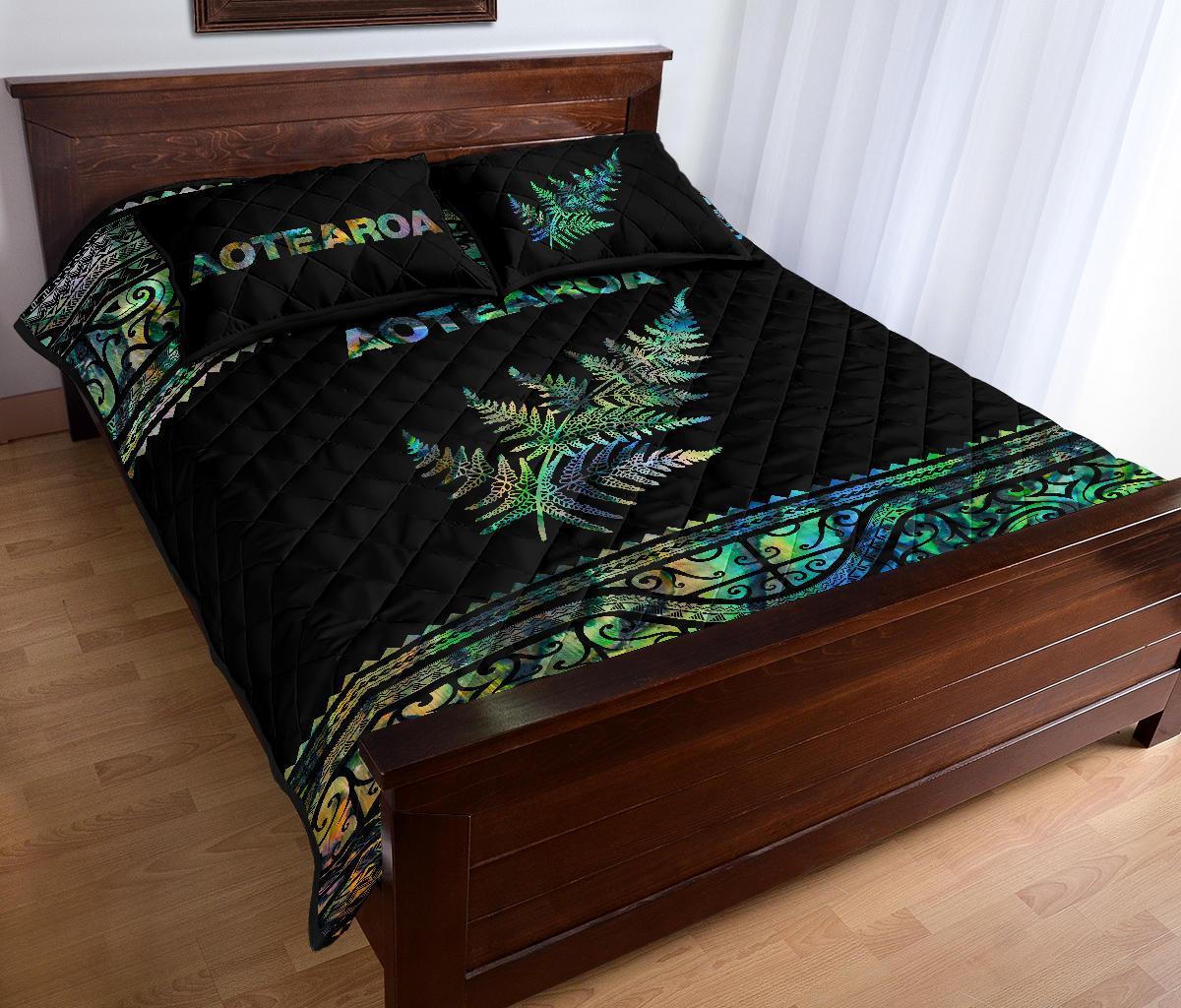 aotearoa-maori-silver-fern-quilt-bed-set-paua-shell