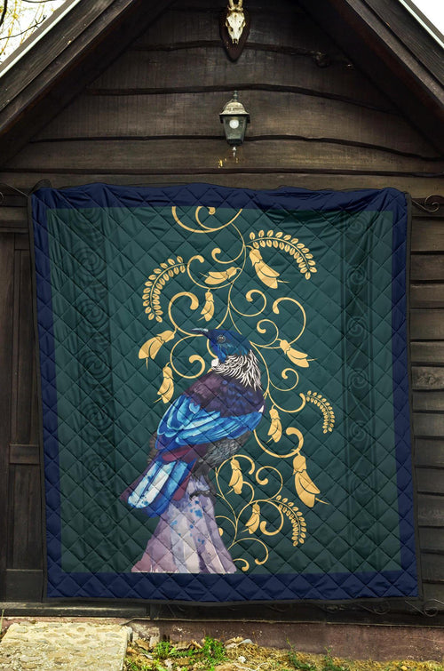tui-bird-with-kowhai-quilt