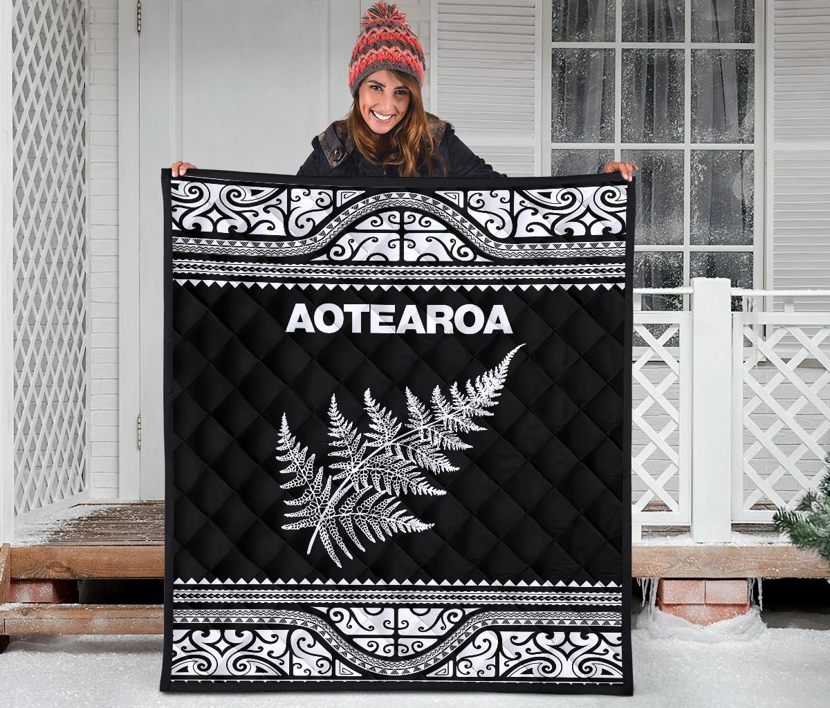 aotearoa-new-zealand-maori-premium-quilt-silver-fern-white