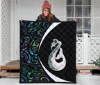 new-zealand-maori-manaia-paua-shell-premium-quilt-circle-style