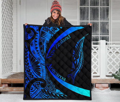 new-zealand-silver-fern-premium-quilt-maori-tattoo-circle-style-blue
