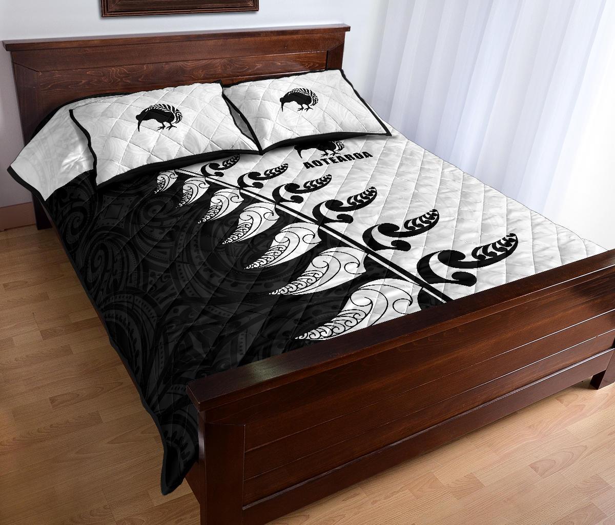 quilt-bed-set-nz-aotearoa-silver-fern-koru-style-black-white