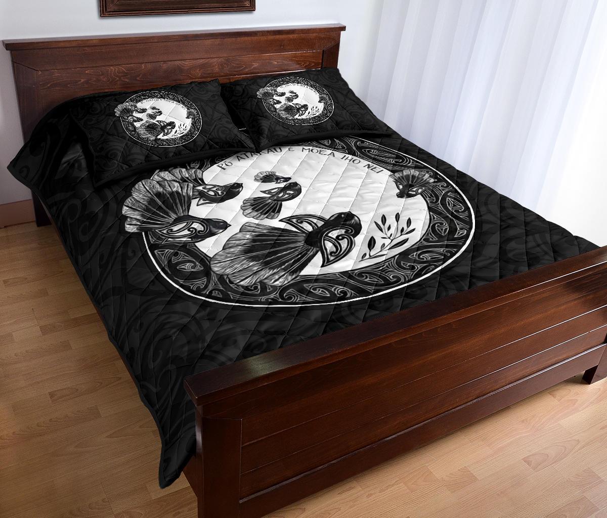 new-zealand-fantails-quilt-bed-set