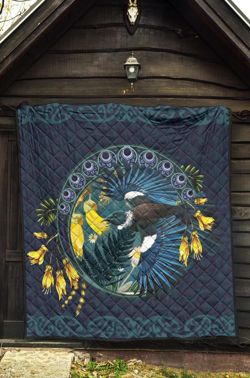 tui-bird-and-kowhai-flower-quilt