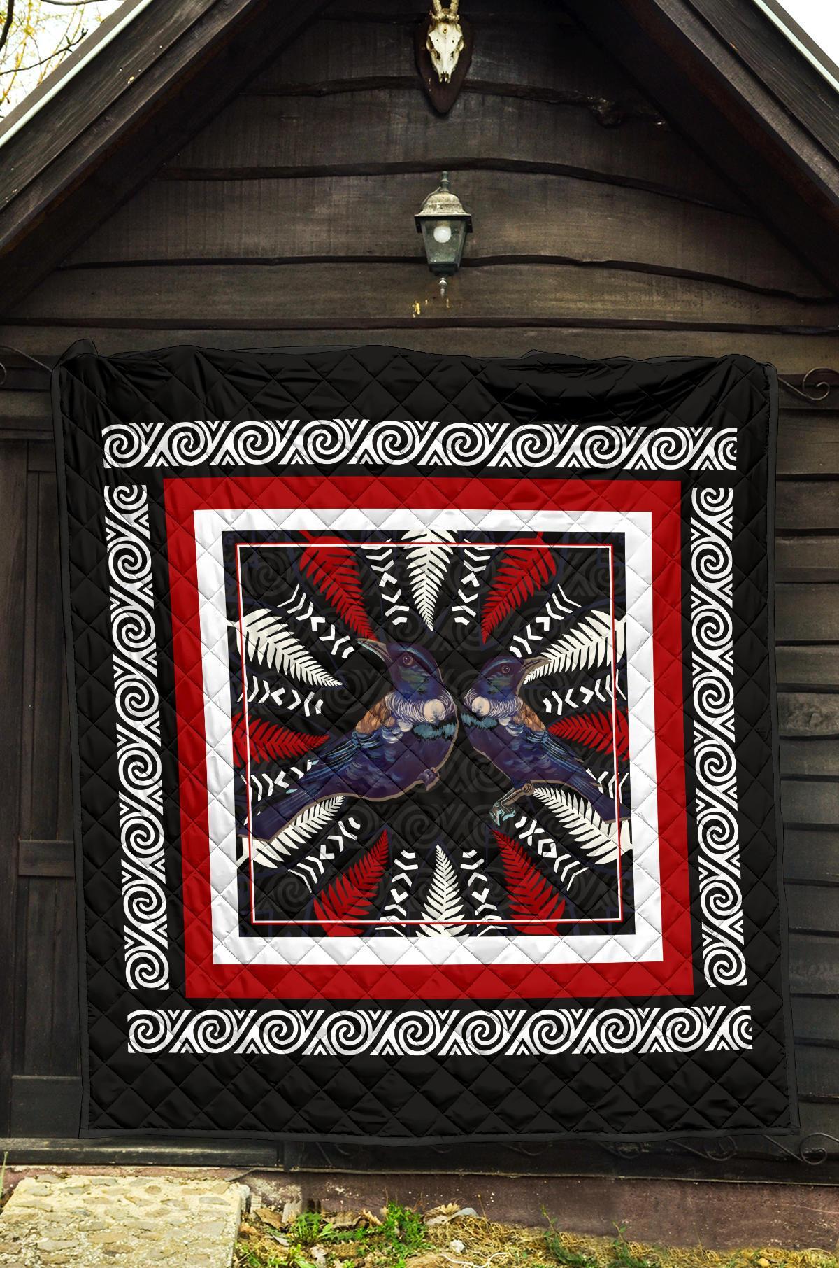 tui-silver-fern-art-2-quilt