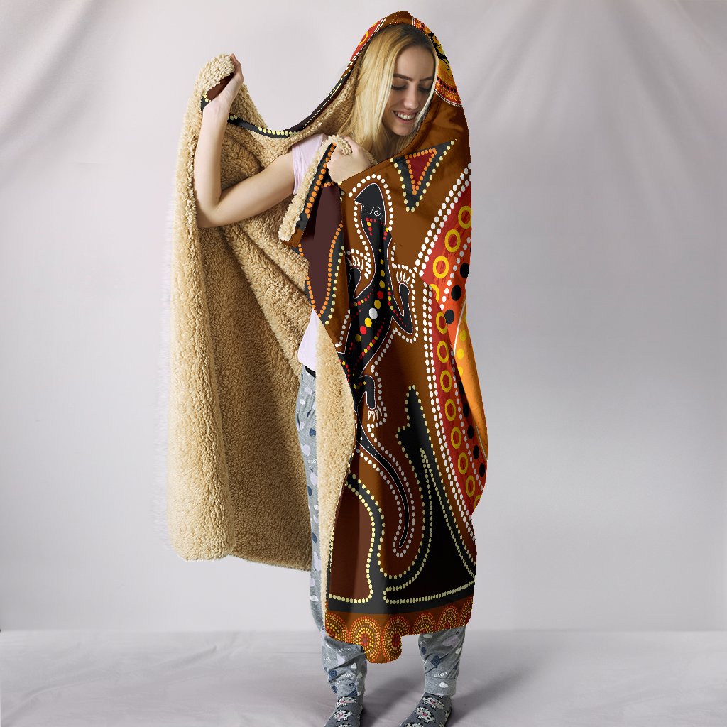 aboriginal-hooded-balnket-lizard-kangaroo-dot-pattern