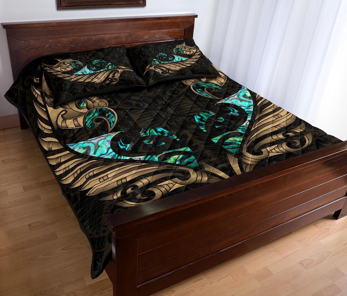 new-zealand-quilt-bed-set-manaia-paua-fern-wing-gold