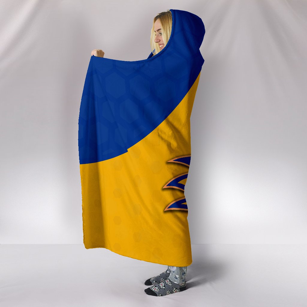 eagles-hooded-blanket-west-coast-gold