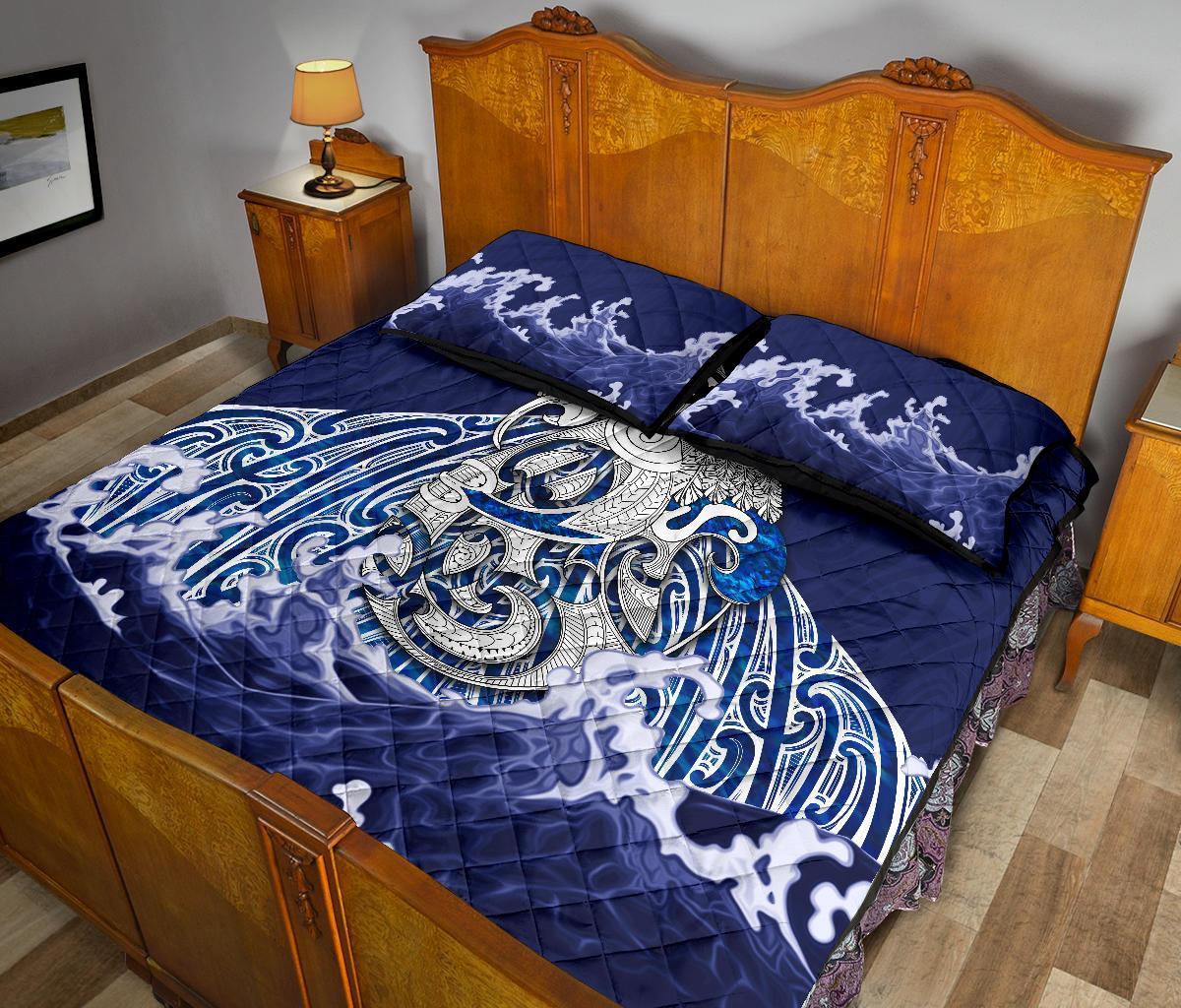 maori-manaia-the-blue-sea-quilt-bed-set-navy