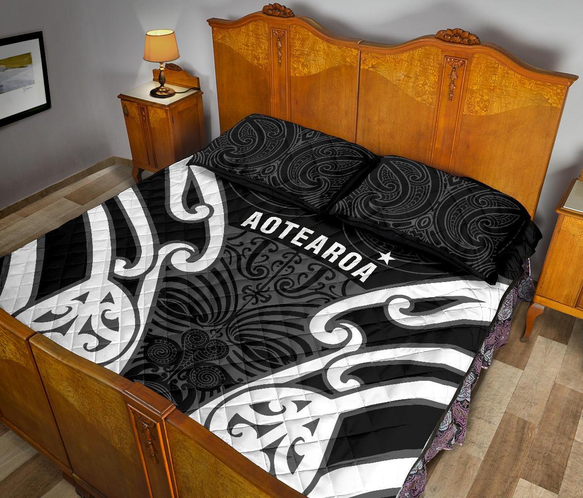 aotearoa-quilt-bed-set-maori-moko-black-white