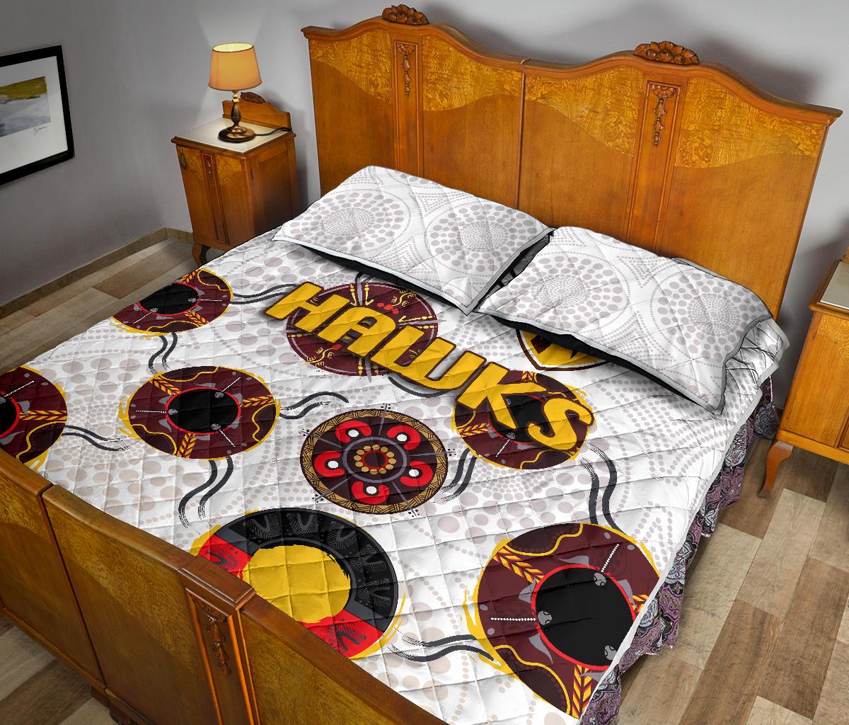 hawthorn-quilt-bed-set-hawks-indigenous-white