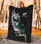 new-zealand-premium-blanket-manaia-paua-fern-wing-white