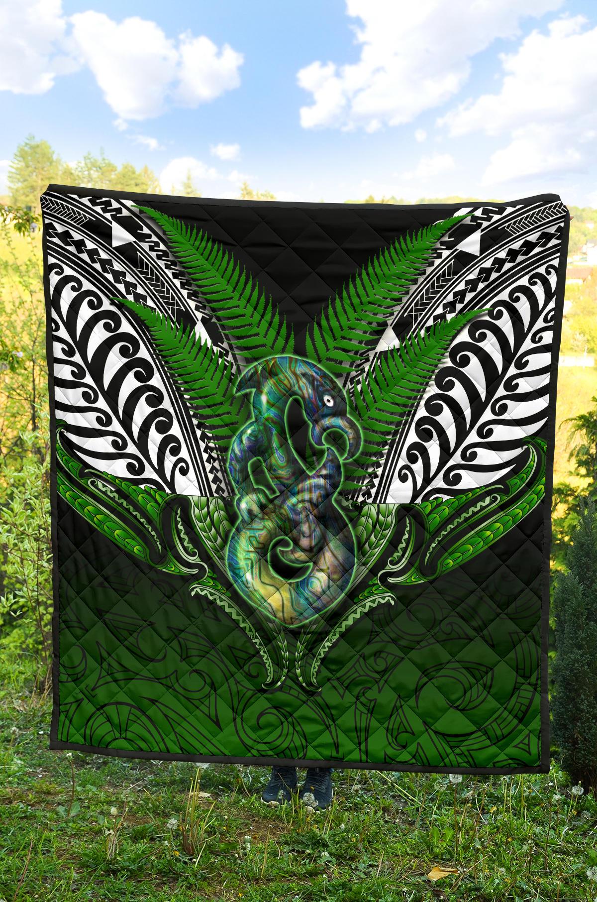 manaia-mythology-premium-quilt-silver-fern-maori-tattoo