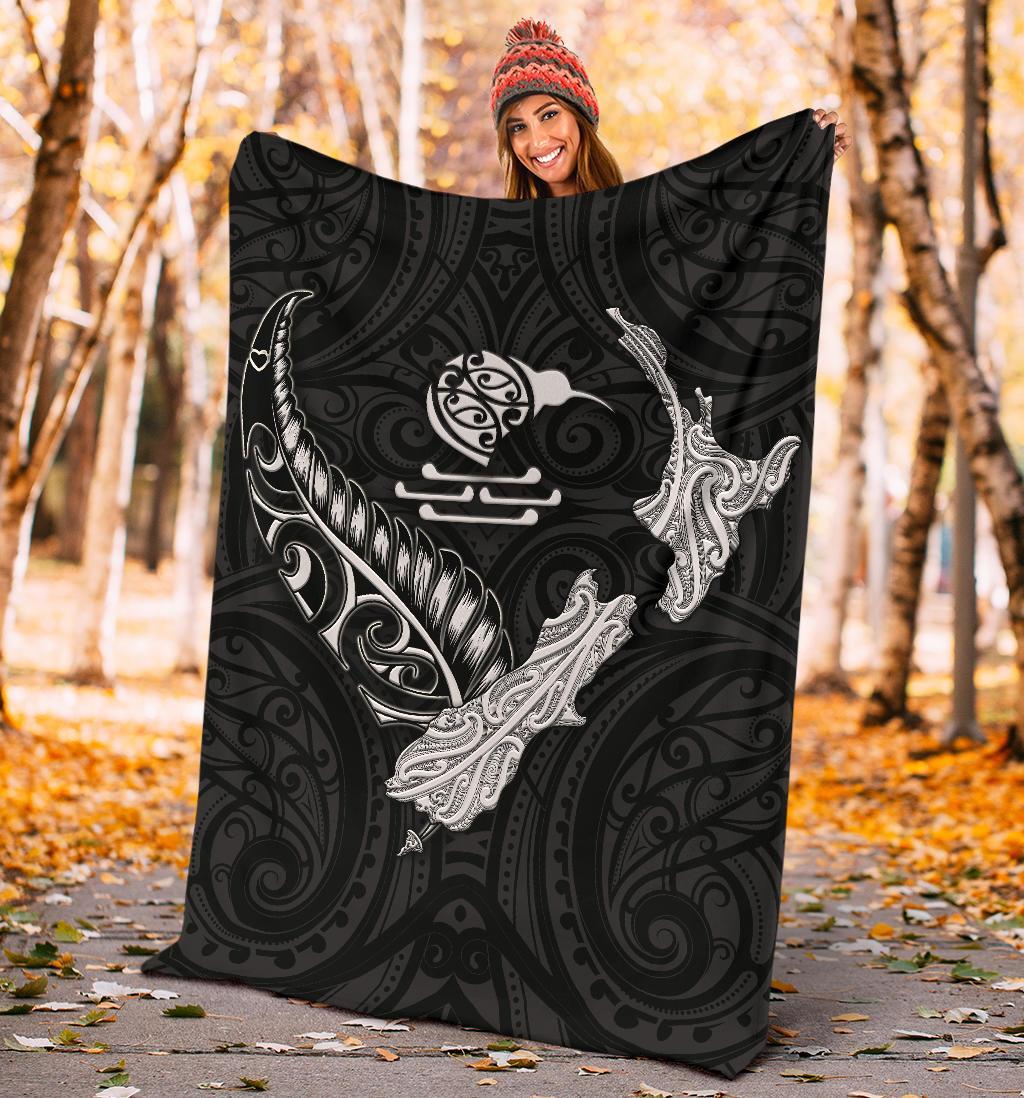 new-zealand-heart-premium-blanket-map-kiwi-mix-silver-fern-white