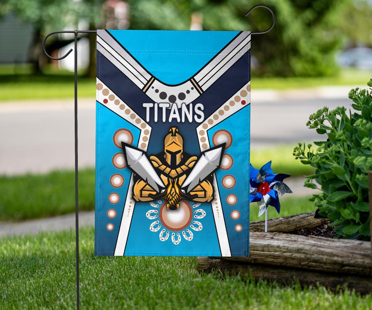 gold-coast-flag-titans-gladiator-simple-indigenous