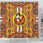 shower-curtains-aboriginal-family-with-dot-painting-art