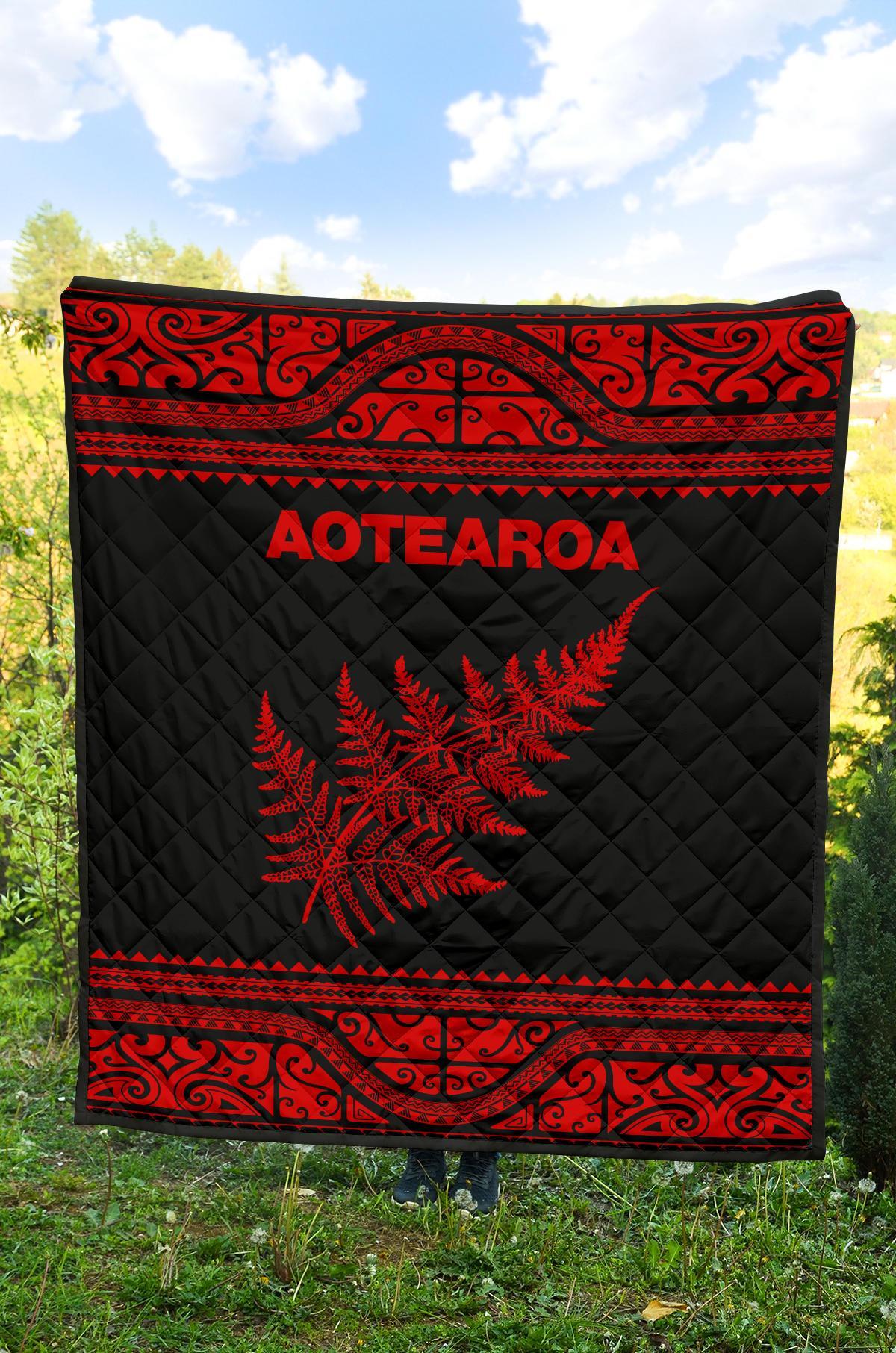 aotearoa-new-zealand-maori-premium-quilt-silver-fern-red