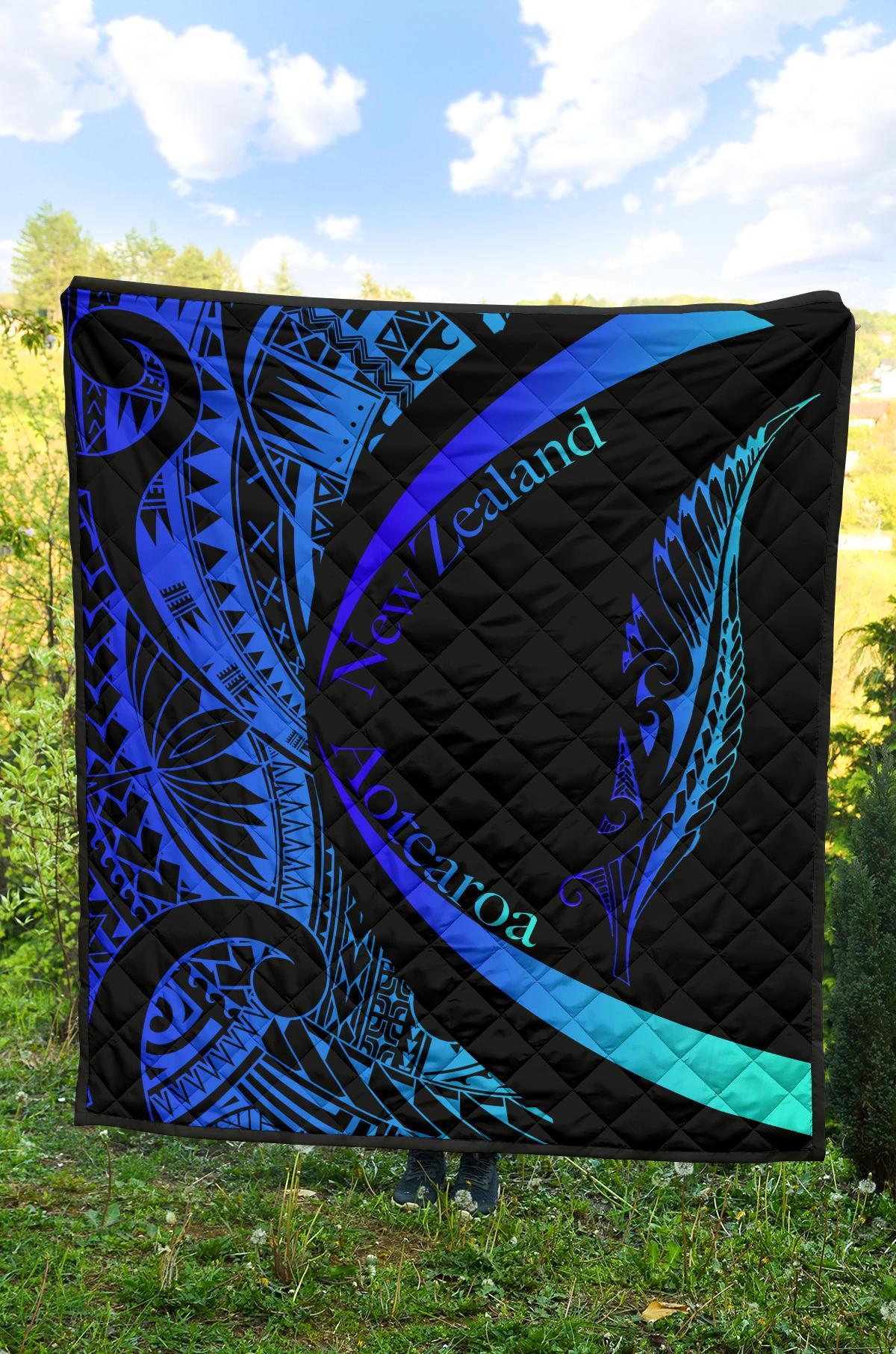 new-zealand-silver-fern-premium-quilt-maori-tattoo-circle-style-blue