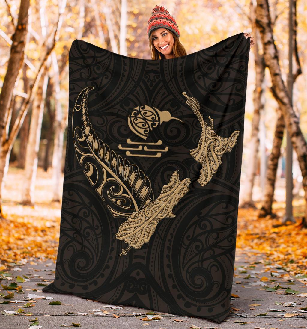 new-zealand-heart-premium-blanket-map-kiwi-mix-silver-fern-gold