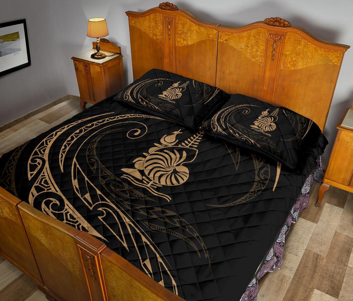 coledonia-islands-quilt-bed-set-gold-frida-style
