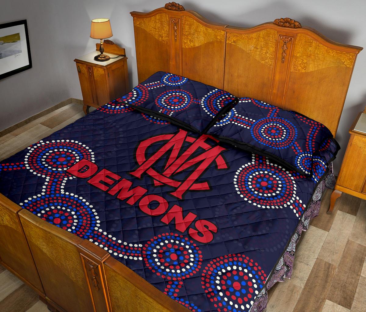 demons-quilt-bed-set